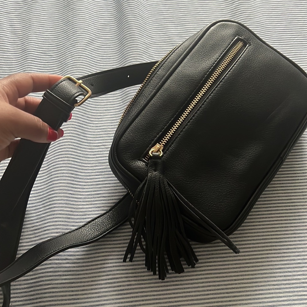 Forever 21 adjustable belt bumbag